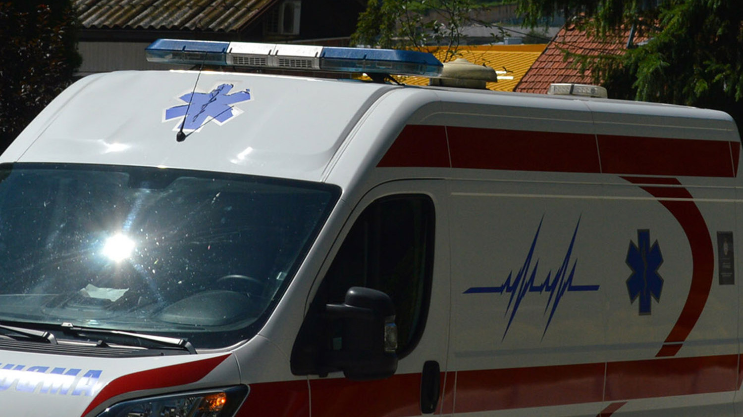 Dvoje mrtvih i 11 povređenih u sudaru na putu Priština - Podujevo 1