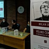 Otvorena izložba ilustracija Milana Doga „Veliko čekanje - za one koji vole da im se nacrta” 8