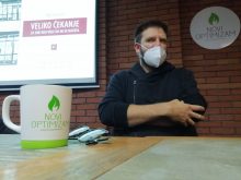 Izložba ilustracija autora Igora Lečića (Milana Doga), pod nazivom „Veliko čekanje – za one koji vole da im se nacrta” Otvorena izložba ilustracija Milana Doga „Veliko čekanje - za one koji vole da im se nacrta” 8