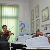 Muzičkoj školi u Velikom Gradištu poklonjene tri violine Jana Nemčeka 12
