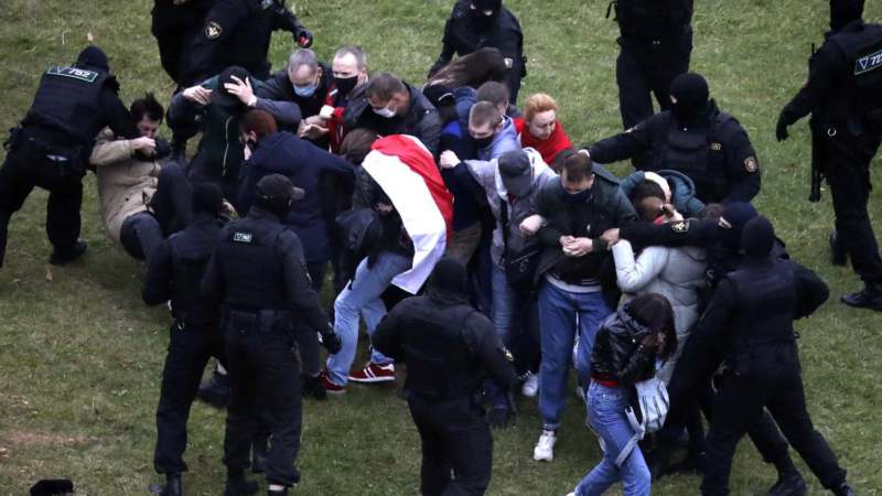Stotine uhapšene na protestima u Belorusiji 1