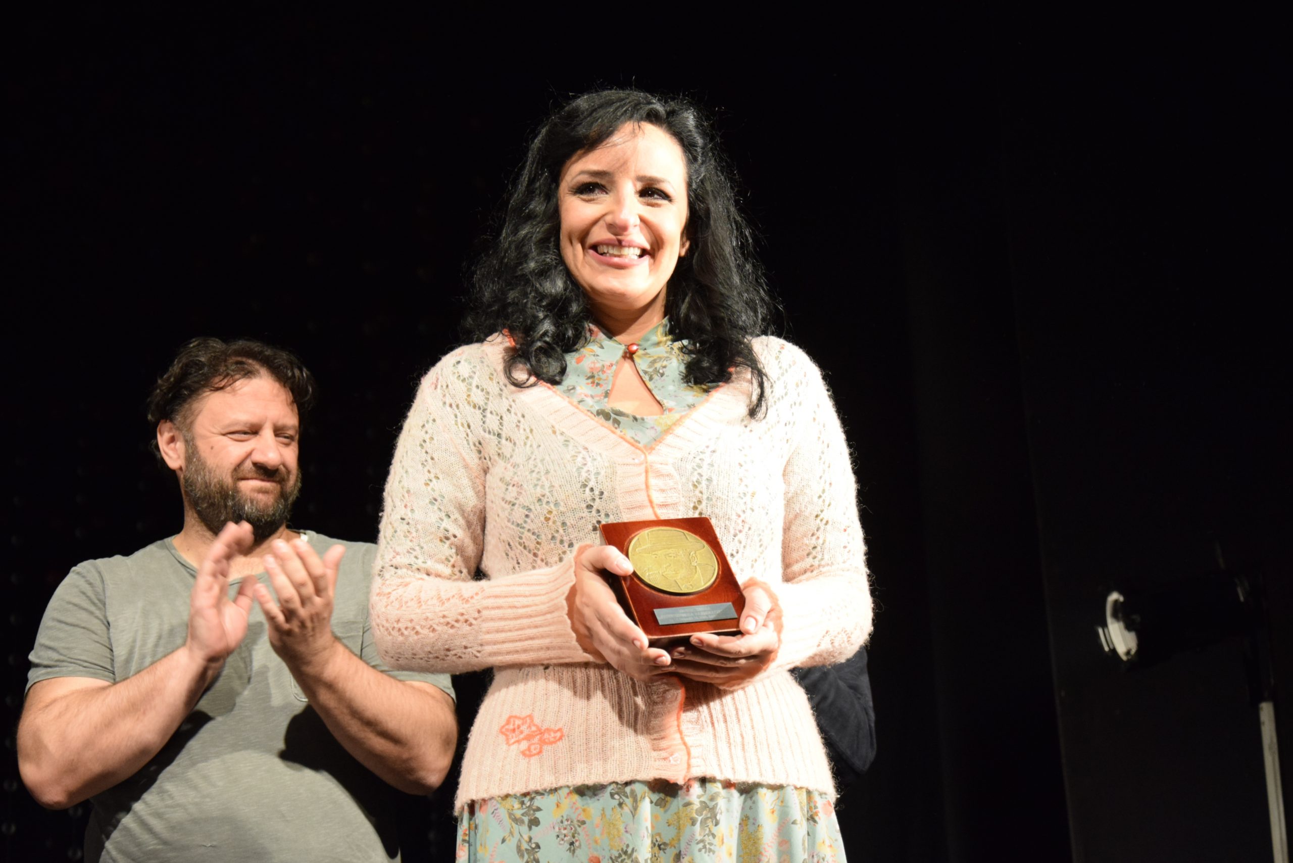 Tri glumice dobile Zoranov brk 1