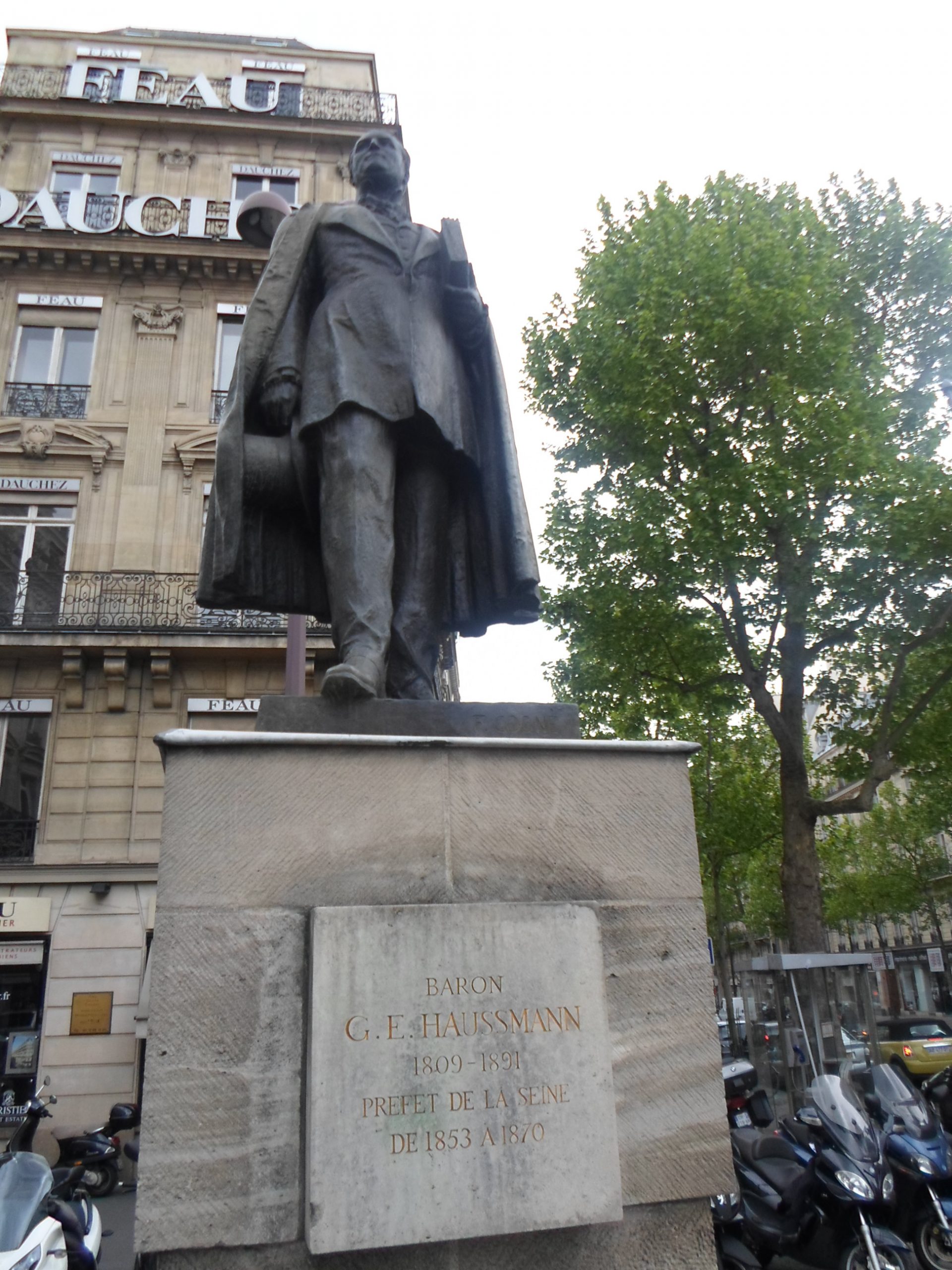 Pariz: Na bulevaru barona Osmana 1