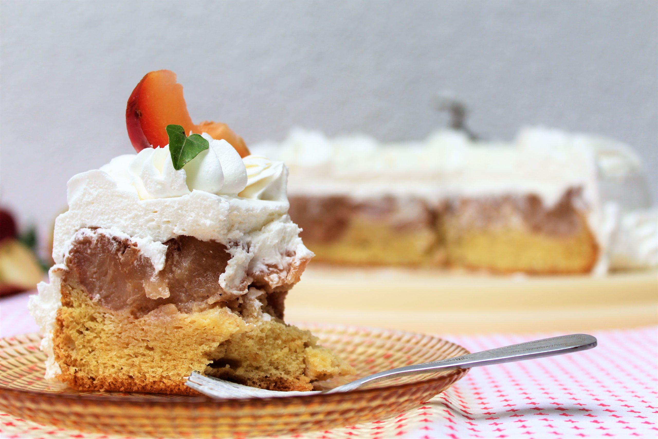 Recept nedelje: Prevrnuta torta sa jabukama 3