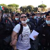Desetine hiljada Italijana demonstrirale u Rimu protiv jačanja fašizma 10