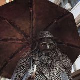 Skulptura Raši Popovu postavljena na istoimenom platou 4