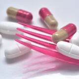 Farmakolog: Nema magičnog leka protiv kovida, antibiotike ne davati „rutinski“ 11