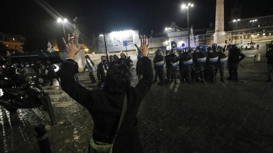 Novi nasilan protest u Rimu zbog mera protiv korona virusa 1