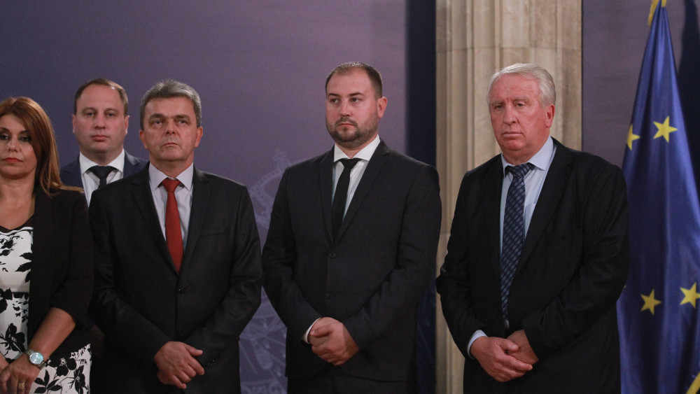 Srpska lista čeka "mig" Vučića 1