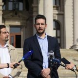 Nemoguće pregovarati preko "zuma" 1