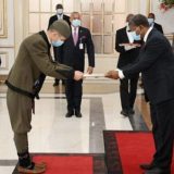 Ambasador u nošnji ideja preuzeta od bugarskih i afričkih diplomata 11