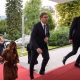 Pravljenje žrtve od Vučića klasičan populistički metod 2