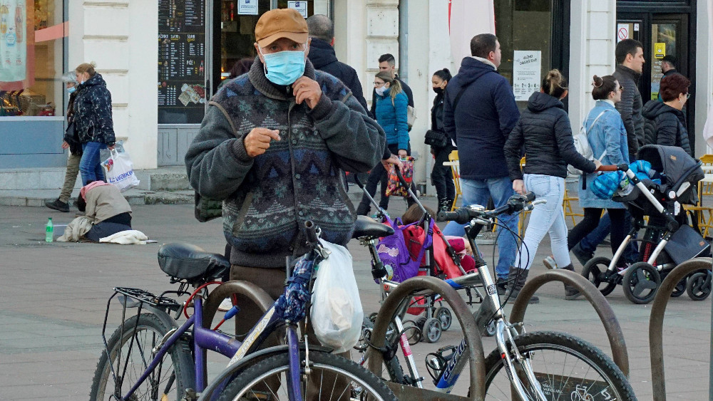 Da li je rejting šefa države razlog oklevanja sa uvođenjem strožih mera? 1