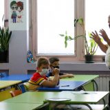 Nastavnicima veće plate za 4.343 dinara 13