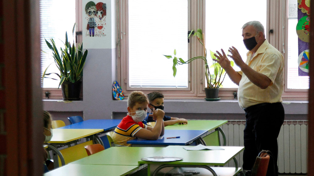 Nastavnicima veće plate za 4.343 dinara 1