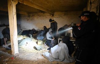 1 Vulin: Akcijom MUP-a oko 450 migranata vraćeno u kampove i prihvatne centre (FOTO) 2