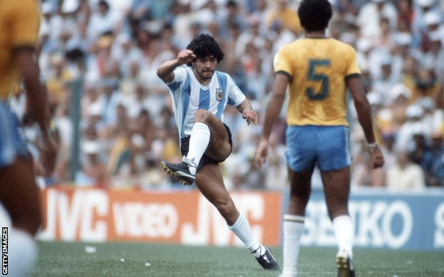 Fudbal i Dijego Maradona: Život argentinske legende u fotografijama 2 Diego Maradona in 1982