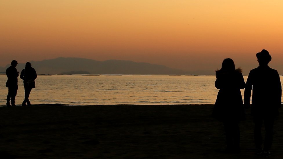 Japan, brak, biznis: Ko su „vakaresaseje" - saboteri koje unajmite da vam okončaju vezu 1 Parovi na plaži u Japanu