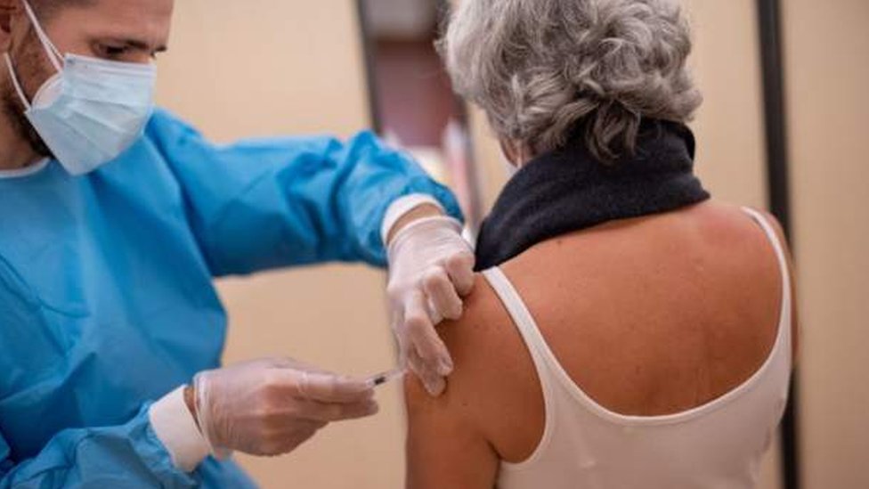 Korona virus: Najveći broj novozaraženih u Srbiji do sada, Brazil zaustavio testiranje kineske vakcine 3 vakcina protiv korona virusa