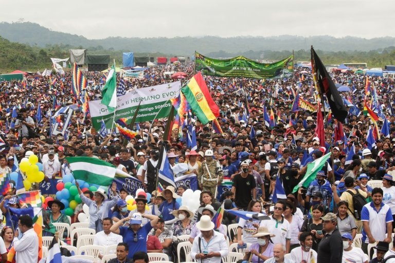 Bolivija i Evo Morales: Kako je bivši lider dočekan iz egzila 1 podržavaoci eva moralesa okupili su se da ga dočekaju 11. novembra