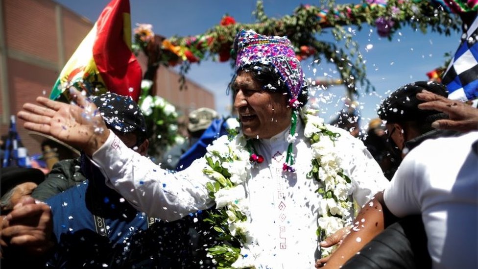 Bolivija i Evo Morales: Kako je bivši lider dočekan iz egzila 2 10. novembra morales je pozdravio okupljene