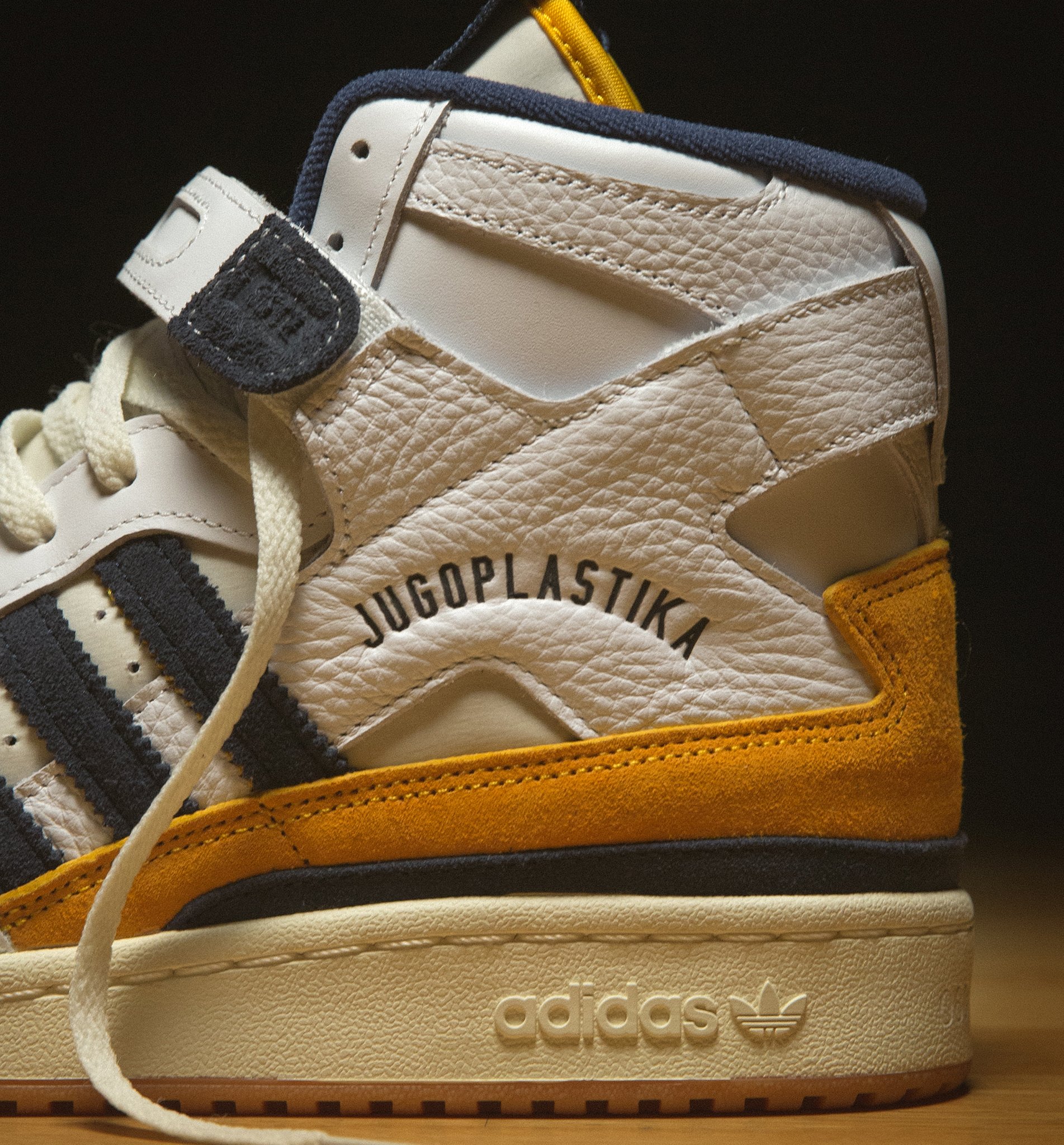 Jugoslavija, košarka, Jugoplastika: Kako su se nemački prodajni lanac i Adidas setili uspeha splitskog kluba 2 Potpis trofejnog kluba