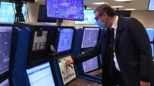 Vučić rekao da rafinerija NIS-a neće raditi od utorka 16