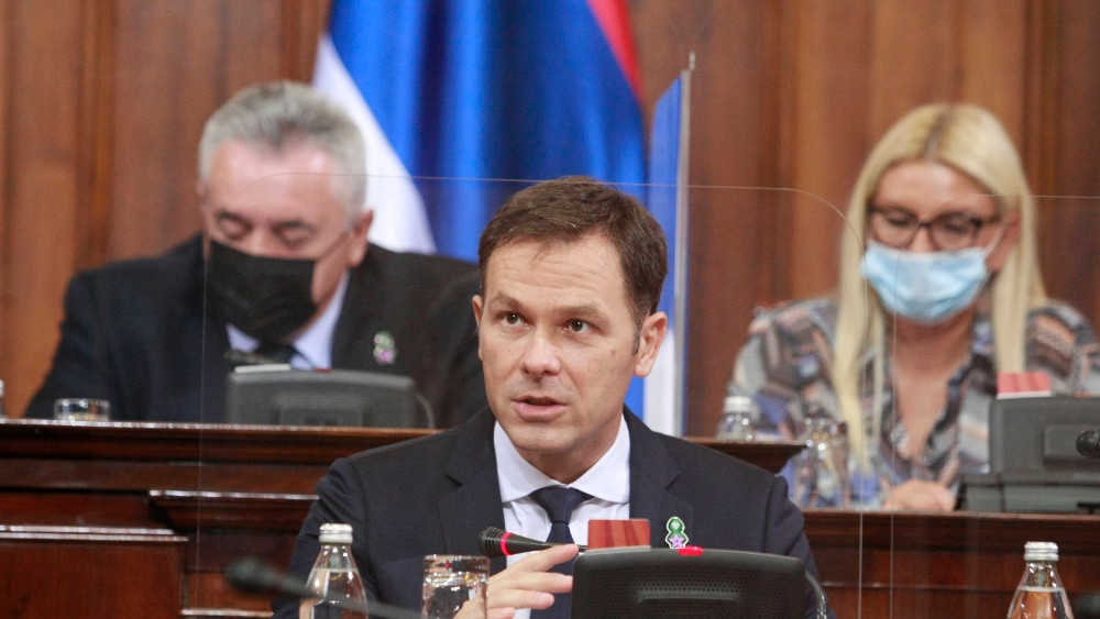 Veće plate znače manje investicija 1