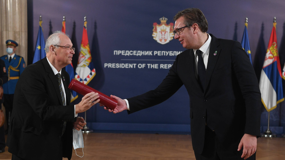 Pred izbore bacali pare, sad kukaju za penzije 1