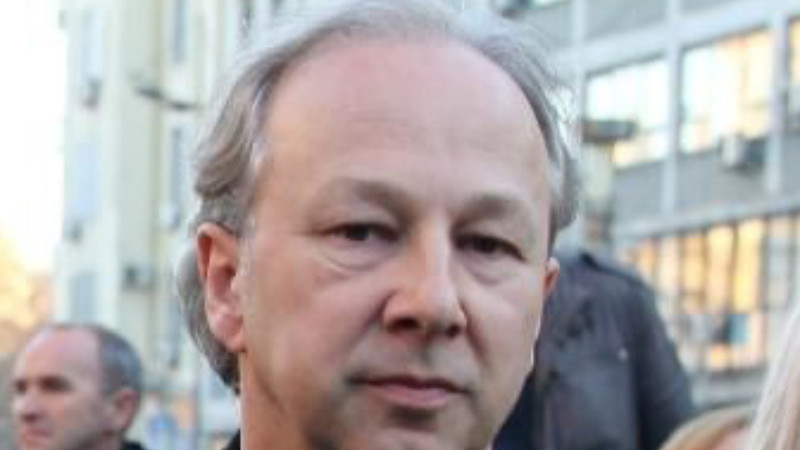 Političko lutanje Lutovca 1