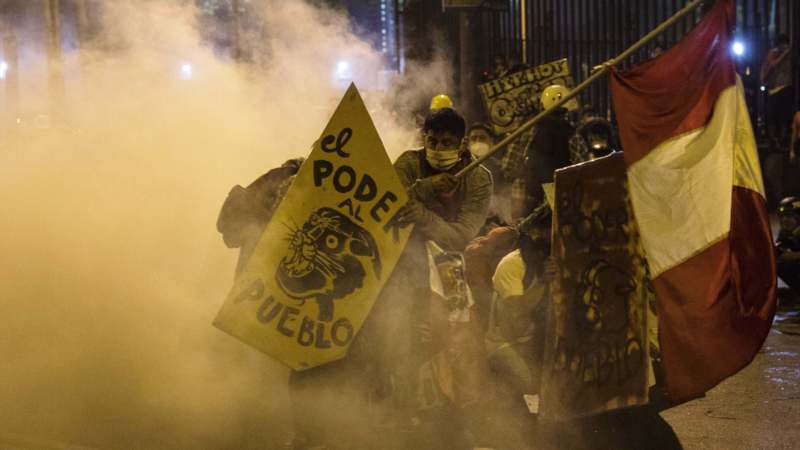 Privremeni predsednik Perua podneo ostavku posle nasilnih protesta 1