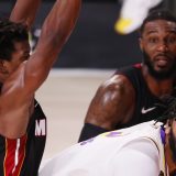 "Dribling" Entonija Dejvisa 15