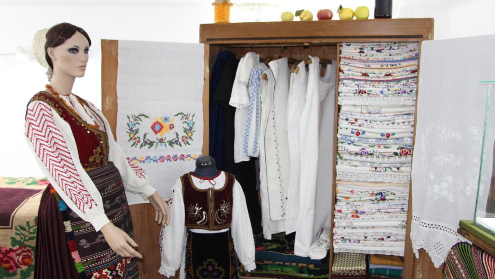 Stara Pazova: Nošnja stara sedam vekova 1