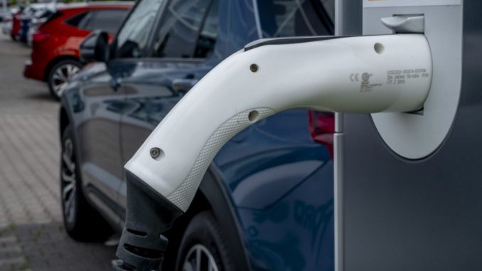 Ministarstvo ne prima nove zahteve za subvencije za elektro i hibridna vozila 1