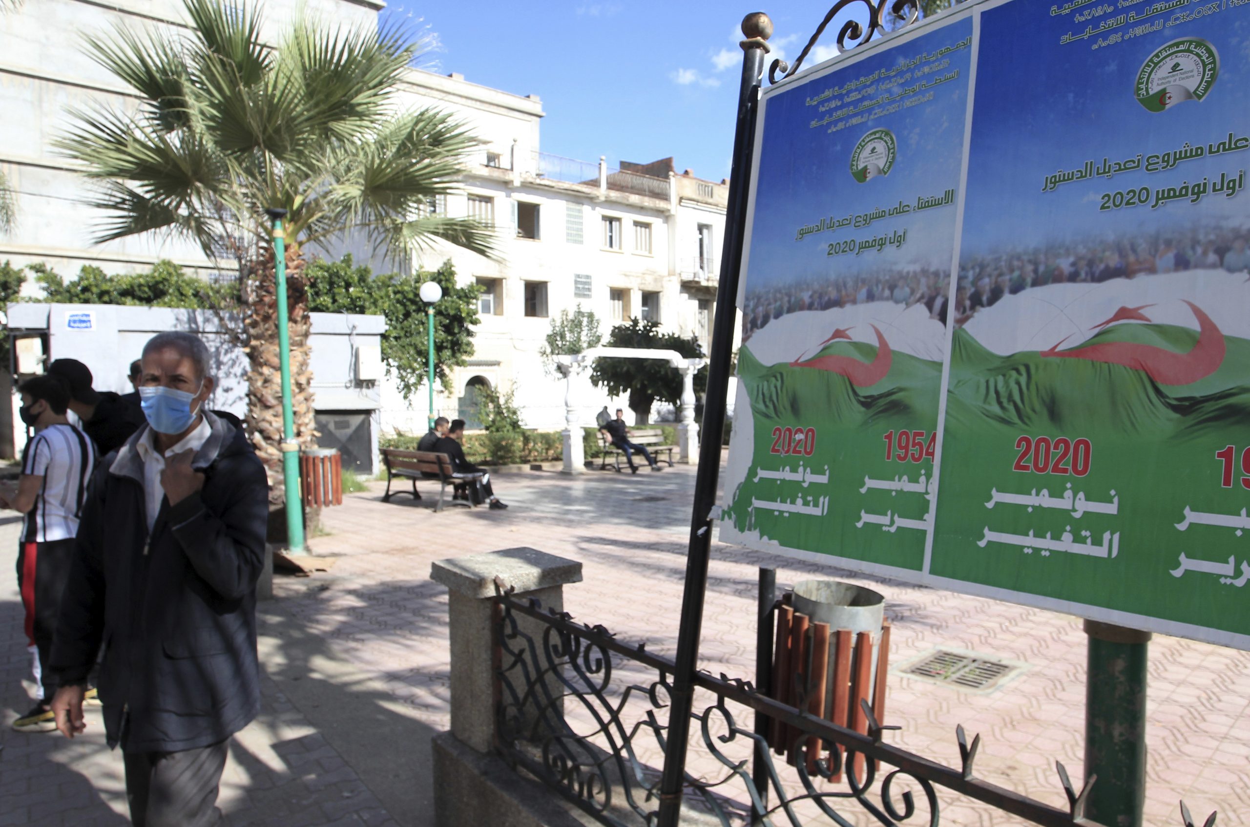 U Alžiru danas referendum za promenu ustava 1
