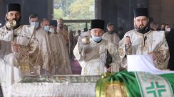 sahrana patrijarha Patrijarh Irinej sahranjen u hramu Svetog Save (FOTO) 14