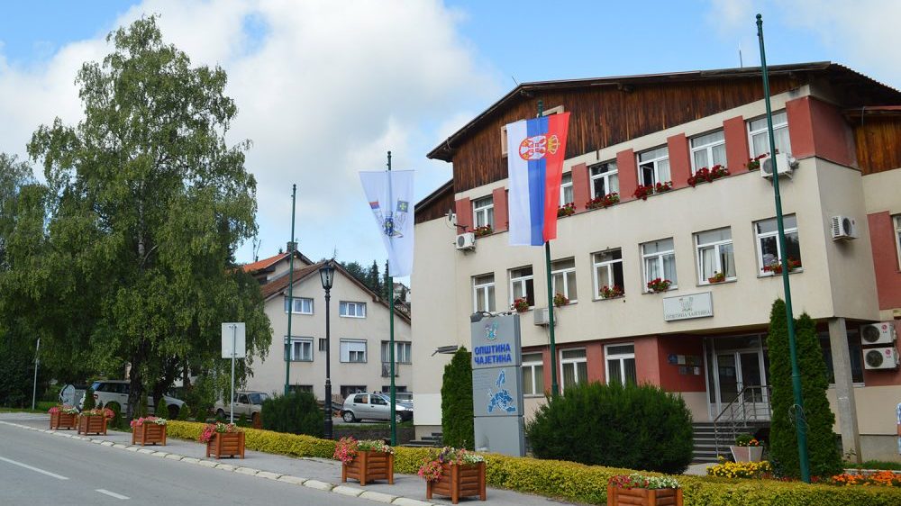 U Čajetini pojedinim meštanima skidaju asfalt – "zbog tužbi" 1