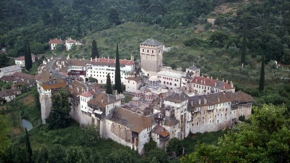 Zadužbina manastira Hilandar: Zbog kovida, do daljeg, nisu moguće posete manastiru 1