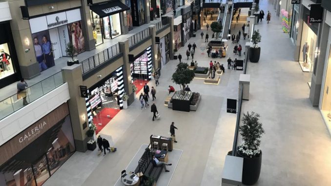 Vesić: Tržni centri bi trebalo od sutra da budu otvoreni