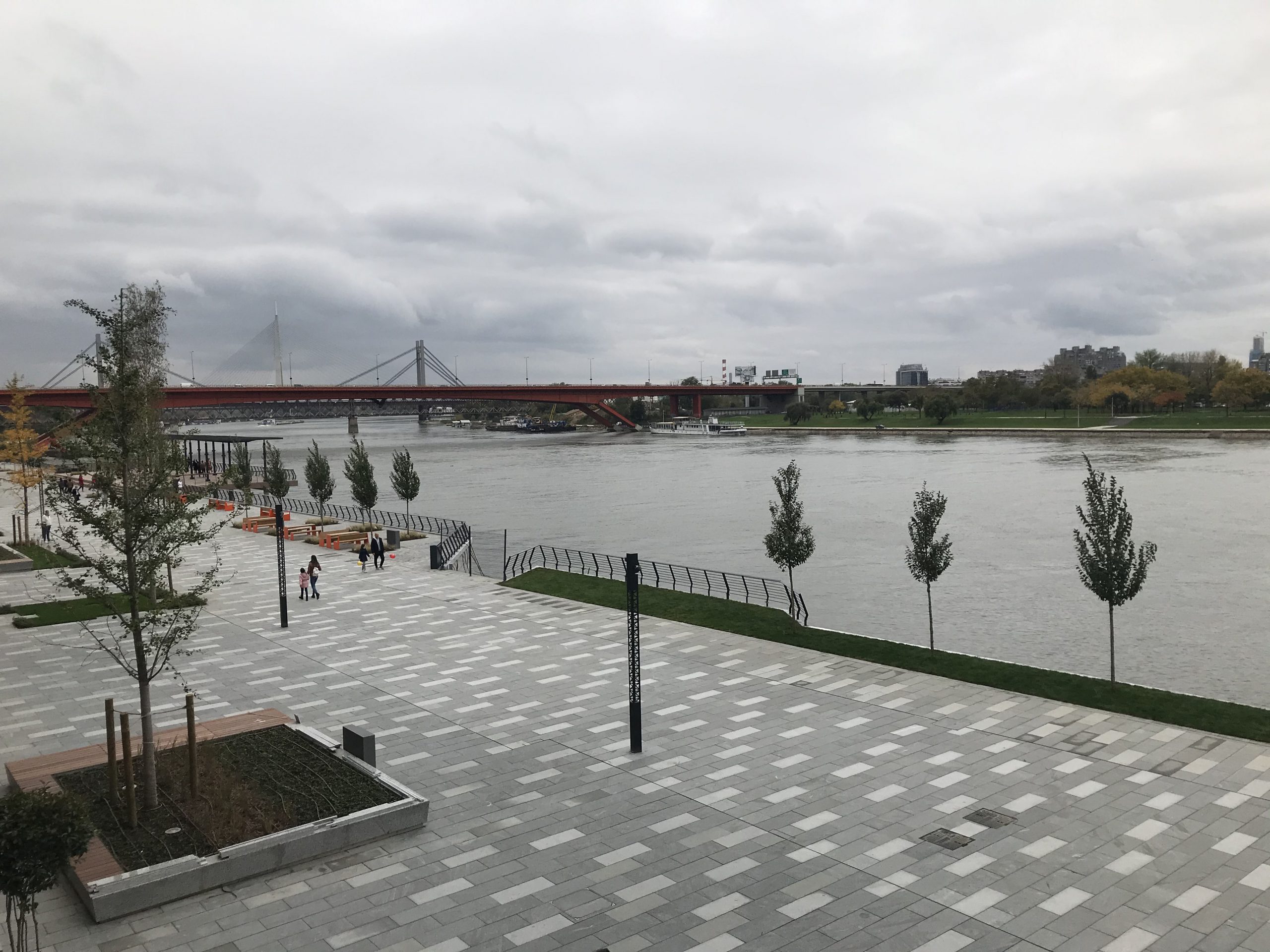 Na šetalištu iza Tržnog centra Galerija došlo do obrušavanja ploča na zidovima obaloutvrde 1