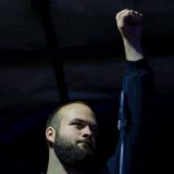 Aktivista Pokreta 1 od 5 miliona osuđen na novčanu kaznu zbog lepljenja nalepnica 2