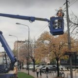 Počelo postavljanje novogodišnje rasvete u Zaječaru: Za četiri godine potrošeno oko 8.000.000 dinara 7