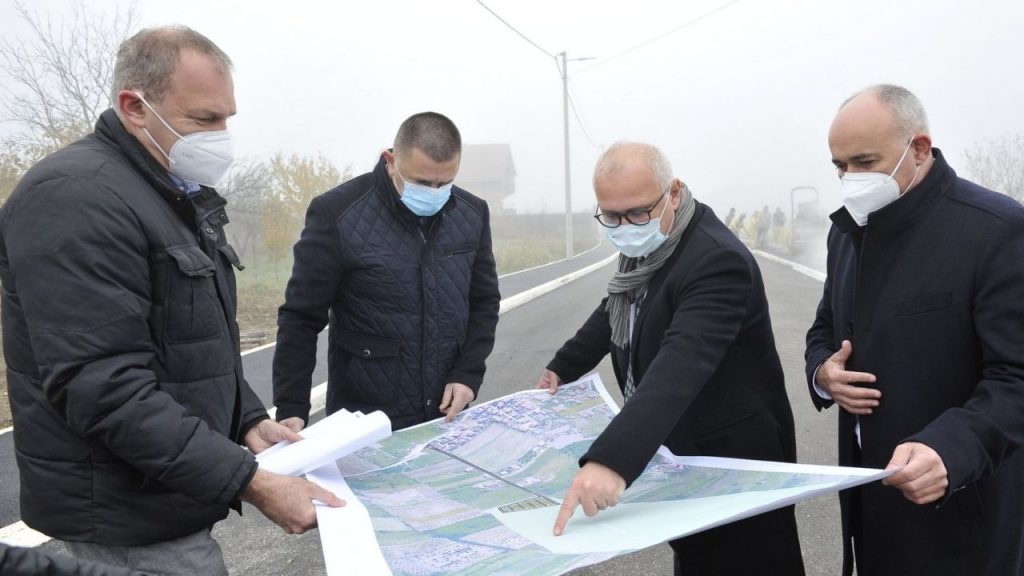 Vesić: Završavamo pristupnu saobraćajnicu za buduće groblje u Kaluđerici 2