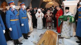 sahrana patrijarha Patrijarh Irinej sahranjen u hramu Svetog Save (FOTO) 18