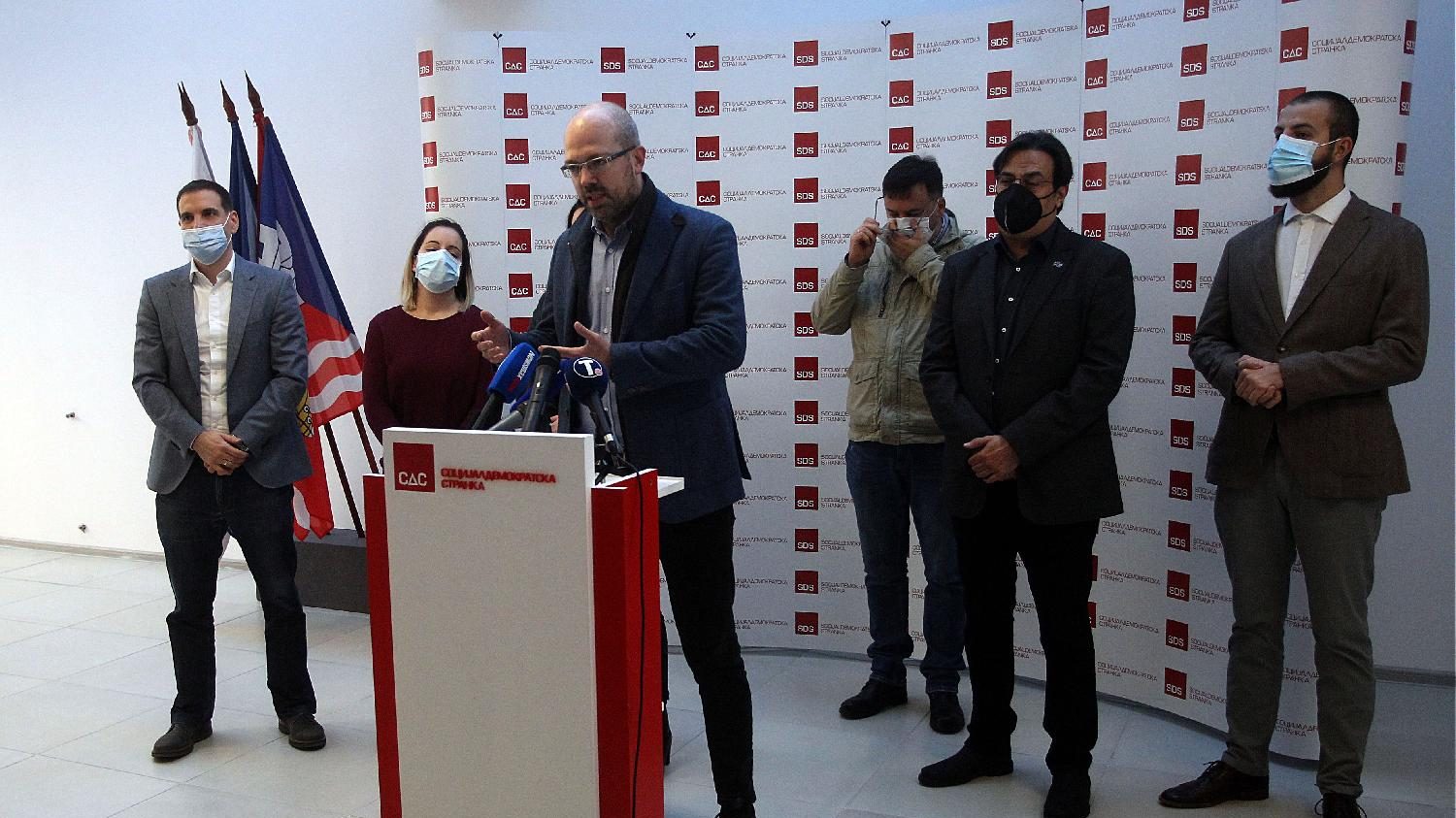 SDS bi u socijaldemokratsku kolonu, a Nova na jednu listu 1