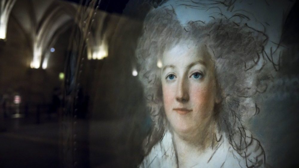 Cipela francuske kraljice Marije Antoanete prodata za više od 40.000 evra 1