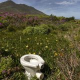 Više ljudi na svetu ima pristup mobilnim telefonima nego toaletima 8