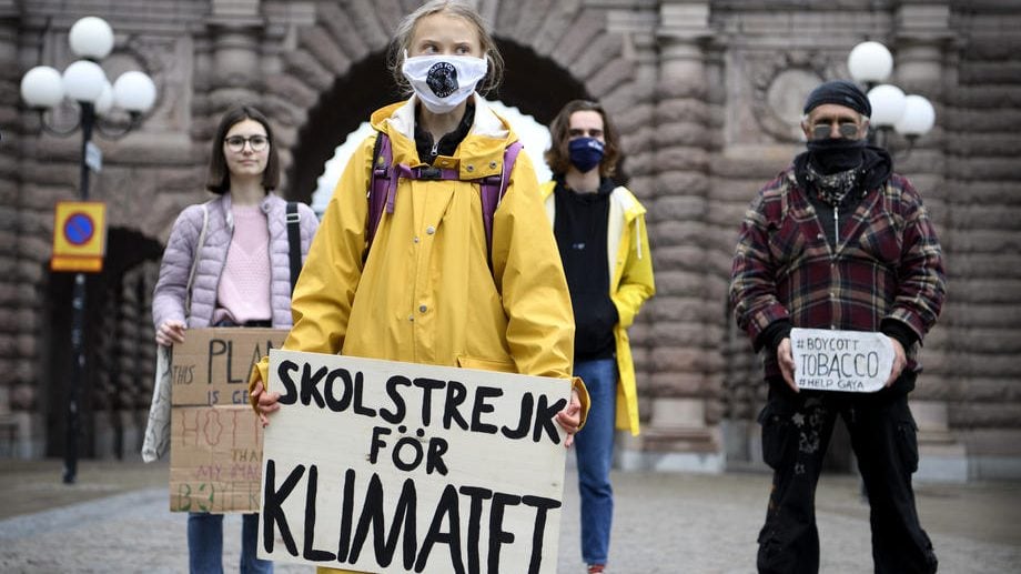Greta Tunberg ponovo ispred zgrade parlamenta protestuje zbog klimatskih promena 1