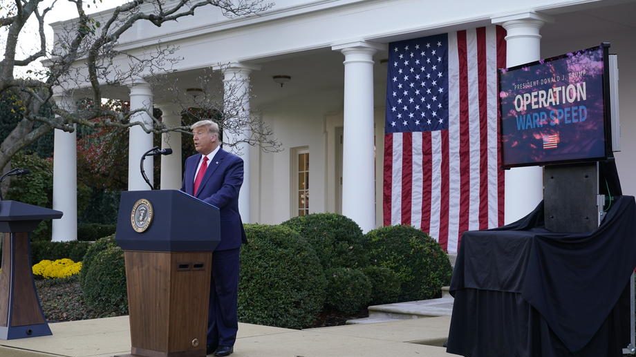 Tramp prvi put u javnosti od izbornog poraza: Vakcina dostupna od aprila (VIDEO) 1