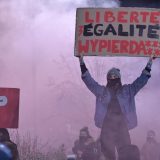 Policija intervenisala suzavcem i uhapsila 20 učesnika protesta protiv zabrane abortusa u Varšavi 12